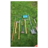 GROUP LOT OF HANDLED TOOLS