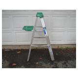 Warner 4 foot Step Ladder