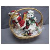 Adorable Christmas Cats w/basket & other items