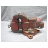 Vintage Columbian D-44 Bench Vise With Swivel Base