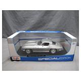 Maisto 1965 Chevrolet Corvette 1:18 Scale Model
