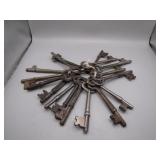 17 Antique Skeleton Keys