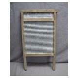 Classic Ribbed Metal Washboard for Laundry