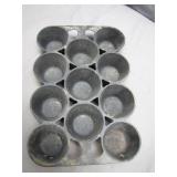 Cast Iron Muffin or Popover Pan No. 11