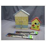 Charming Birdhouse Lot With Accessories