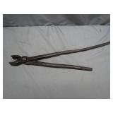 Antique Blacksmithï¿½s Iron Pincer Tool