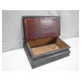 Pretty Vintage Wood Keepsake Box