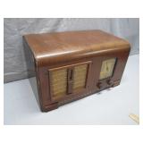 Sentinel Wooden Tube Radio, Mid-20th Century