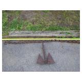 Rustic-Style Ship Anchor and Chain Set