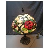 Stained Glass Table Lamp With Floral Motif