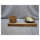 Set With Basket, Shell-Shaped Dish, and Level