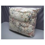 Floral Comforter Set With Delicate Details