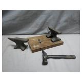Small Cast Iron Anvils With Hammer