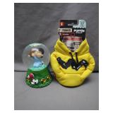 Peanuts Snow Globe & Hoodie Drink Cozy