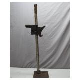 1960's Metal Ratchet Jack Stand