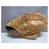 Wilson A2000 Leather Baseball Glove