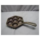 Cast Iron Seven-Cup Baking Pan