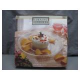 Corning Designs Two-Piece Chip 'N Dip Set