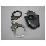 Smith & Wesson Model 100 Handcuffs with Leather...