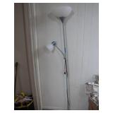 Modern Floor Lamp With Dual Light Fixtures