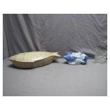 Fish and Hen-Themed Ceramics