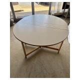 Drop leaf table