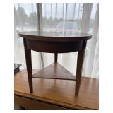 Round end table