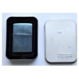 ZIPPO LIGHTER W/METAL CASE
