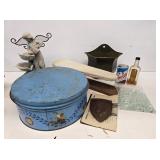 Assorted Primitives & Decor
