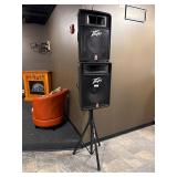 2 Peavey Speakers on Stand