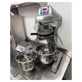 Globe SP10 10qt Mixer w/ Bowls & Attachments