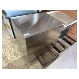 Like New! Maxx Ice MIM1000 1000lbs Ice Machine