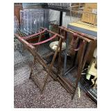 2x Wooden Serving Stands