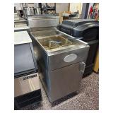 Like New! Royal 70lbs Nat Gas Fryer [TW]