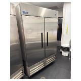 Like new! Arctic Air AR49EZ 2 Door Refrigerator
