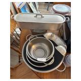 Mixing Bowls & Sauce Pot