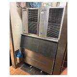 Dual Hoshizaki KM-660MAJ 600lbs Ice Machines & Bin