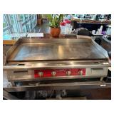 Like New! Avantco EG48N 48' Electric Flattop Grill