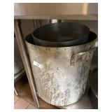2 Stock Pots