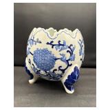 Vintage blue & white egg vase