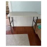 Yard sale table LIFETIME SMALL TALL TBL