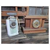 Mantle clock ans meat grinder not tested