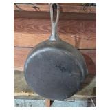 Cast iron skillet