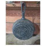 Cast iron skillet