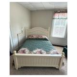 Vintage queen size bed