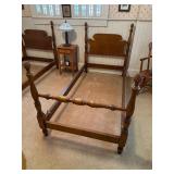 Vintage twin poster bed pineapple finials