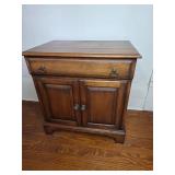 Pennsylvania hiuse reproduction nightstand