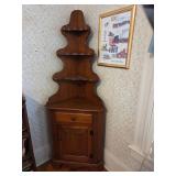Corner cupboard