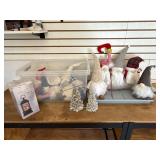 Tote w lid & gnome Christmas decor metal trees &