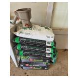 Fertilizer and scotts seed spreader